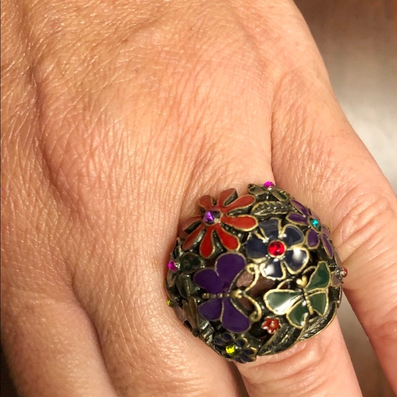 Ring - Picture 3 of 4